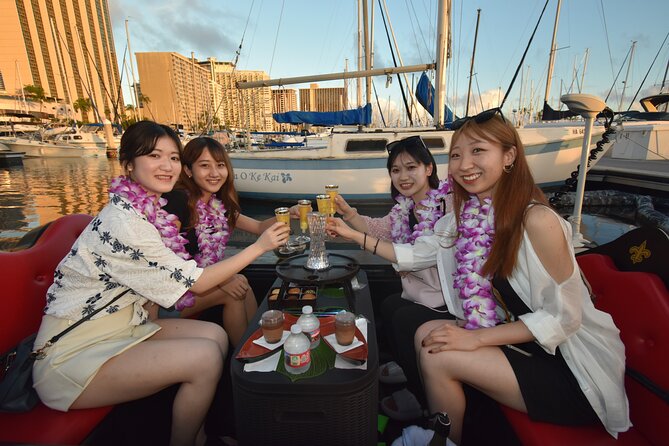 2-Hour Small-Group Gondola Excursion in Waikiki - The comfort package that makes night rides work