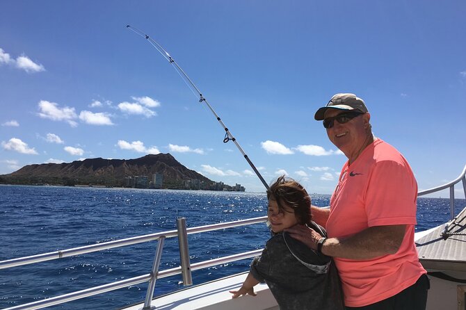 3-Hour Fishing Trip in Waikiki - Crew Energy and Help on Deck (Names to Watch For)