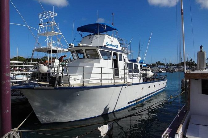3-Hour Honolulu Bottom Fishing Adventure - The Crew and Gear Setup: When It’s Smooth, It’s Really Smooth
