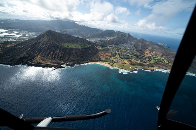 30 Minutes SHARED Helicopter Tour in Honolulu - H-3 freeway, tunnels, and the sea pools: how infrastructure becomes scenery
