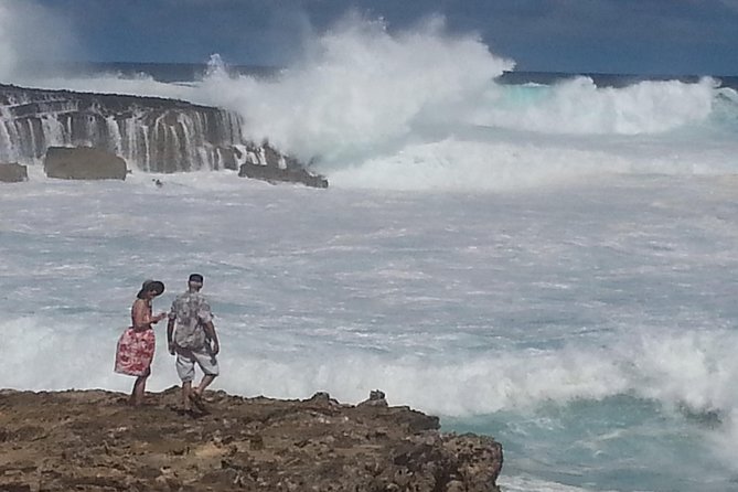 6-Hour Private Customized Luxury Convertible Tour of Oahu's North Shore - Waimea Bay: surf drama on schedule, with a built-in day-to-day surprise