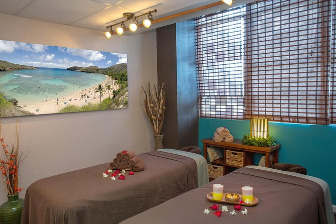 60 Minute Couples Massage - Entering Hawaii Natural Therapy: the Ward Avenue location and how it feels