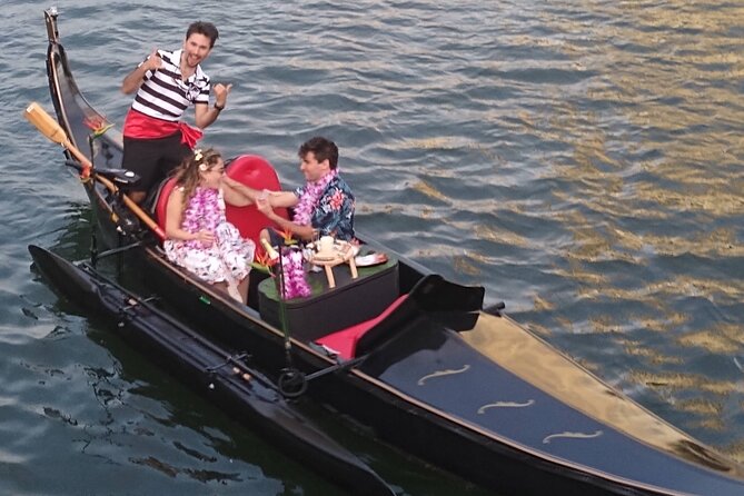 Aloha Gondola Cruise with Drinks & Pastries - Riding a Gondola Through Waikiki’s Grand Canal