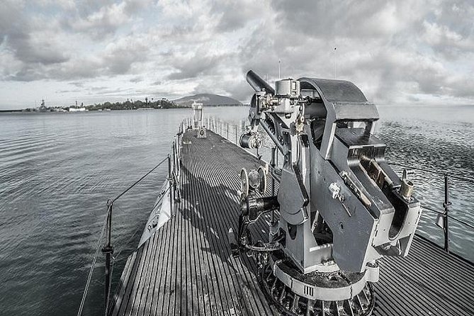Battleships of WWII at Pearl Harbor from Big Island - Walking the USS Missouri deck and the surrender story
