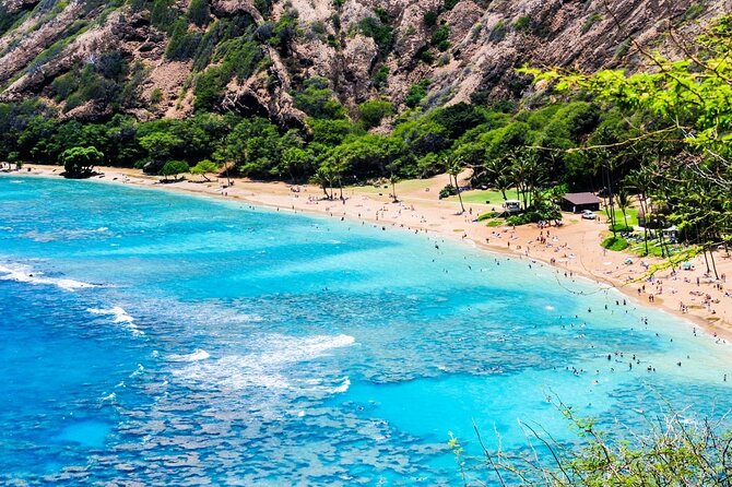 Beaches, Food & Aloha: Private Oahu Tour - The Waikiki start: Kaimana Beach, a WWI memorial, and Diamond Head coastline