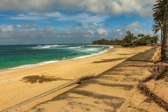 Best of Oahu: Pearl Harbor & Oahu Circle Island Tour from Waikiki - North Shore: beaches and towns with one focused hour