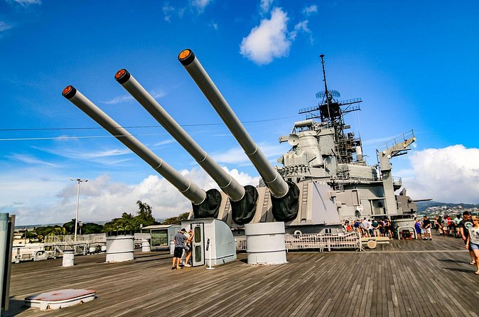 Best Of Pearl Harbor: USS Arizona Memorial & Historic Honolulu - Stop 4: Iolani Palace in Historic Downtown (free contrast)
