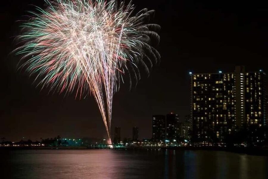 Board from Waikiki Beach: Friday Night Fireworks sail - A one-hour front-row view of Waikiki fireworks
