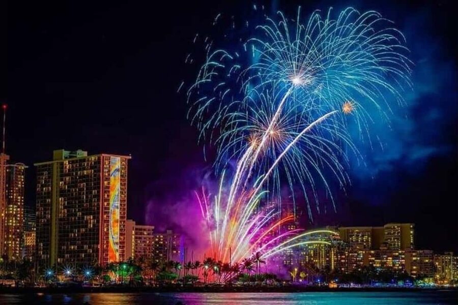 Board from Waikiki Beach: Friday Night Fireworks sail - Sunset sailing along Honolulu, then star time