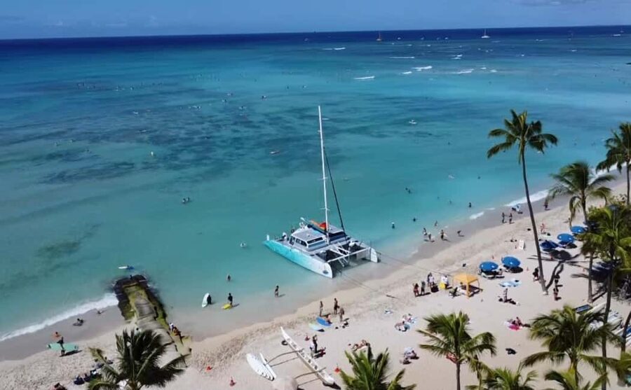 Board from Waikiki Beach: Friday Night Fireworks sail - Price and logistics: is $71 worth a Waikiki Friday night?