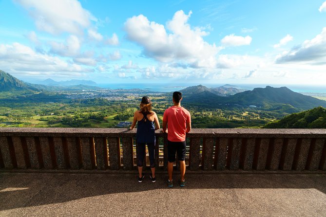 Circle Island (Holoholo Mokupuni) from Ko'olina - Nu’uanu Pali Lookout: panoramas, battle stories, and the wind test