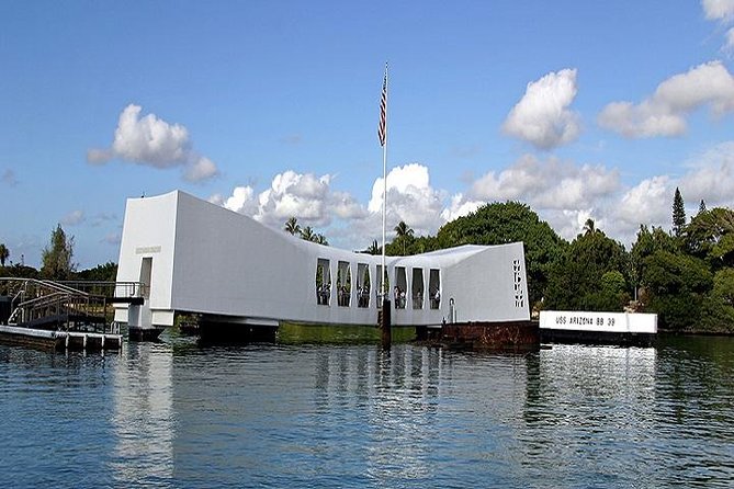 Complete Pearl Harbor Experience Tour from Waikiki Area Hotels - Key Points Worth Knowing