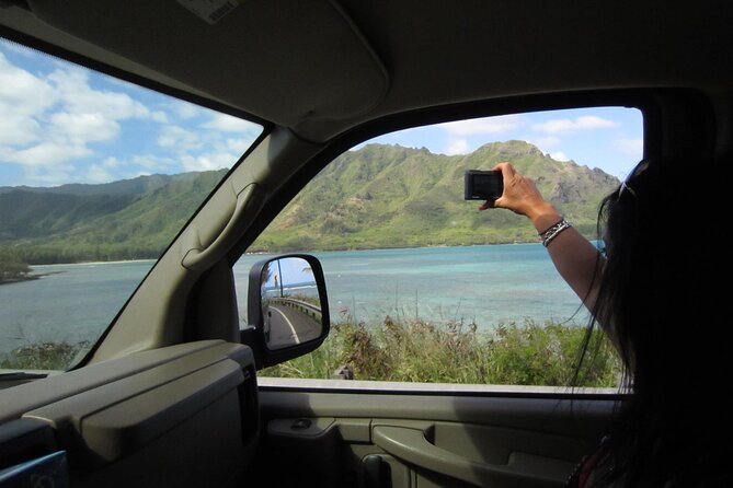 Cruise Ship pick-up, tour of Oahu, with drop-off at the Airport or Cruise Ship - North Shore: shaved ice, shrimp, and surfers in real time