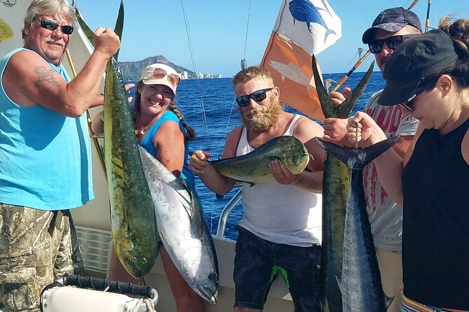 Deep Sea Exclusive Fishing Charter in Honolulu - How the day runs: from meeting point to open Pacific