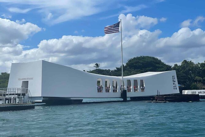 Deluxe Arizona Memorial and Pearl Harbor Aviation Museum Tour - Stop 6: Return to Waikiki, and what happens if you start at the airport