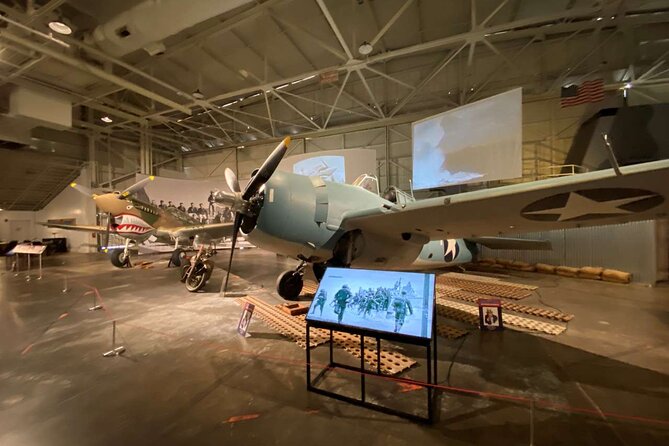 Deluxe Arizona Memorial and Pearl Harbor Aviation Museum Tour - Stop 1: Pearl Harbor National Memorial and the Arizona Memorial shuttle experience
