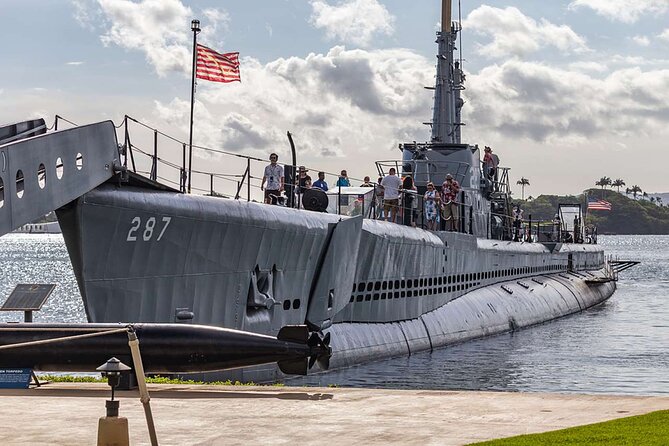 Deluxe Arizona Memorial Bowfin Submarine and Honolulu City Tour - A Pearl Harbor and Bowfin day that actually saves you time