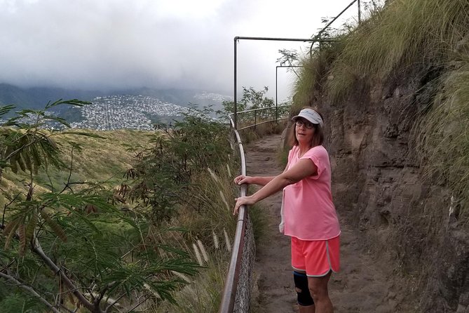 Diamond Head Crater - Why the early bus matters for sunrise and calmer photos
