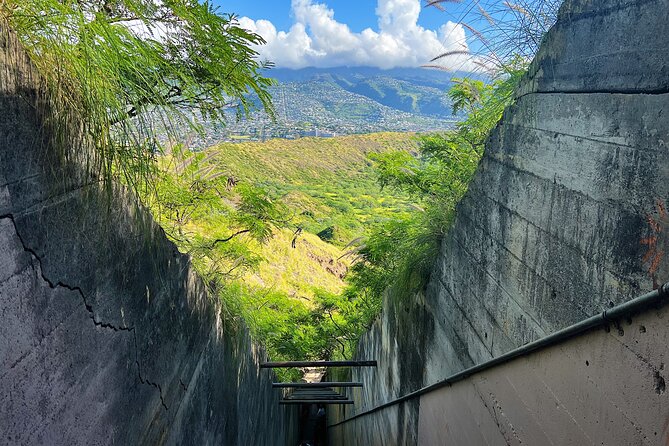 Diamond Head Hiking and Oahu Island Experience feat. North Shore - Early Pickup to a Steady Schedule From Waikiki