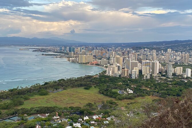 Diamond Head Hiking Tour with Ticket and Reservation Inclusion - Summit Views, Crowds, and Getting Your Photo Without Losing Time
