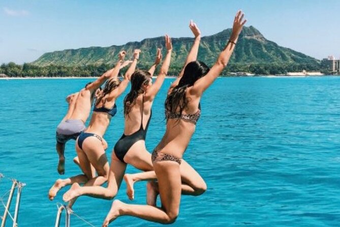 Explore Turtle Canyons Waikiki Snorkel and Sail Adventure - Meeting point tips that save time