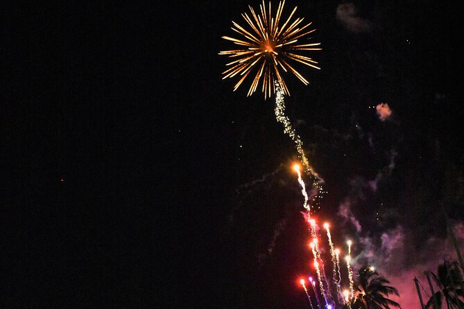 Fireworks Waikiki Gondola Cruise -lots of fun- - Grand Canal, bridges, hotel sights, and Magic Island views
