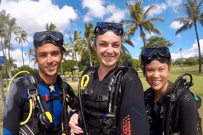 First-Time Scuba Diving in Honolulu + Free Videos - Gear fitting and safety talk: where beginners get their footing