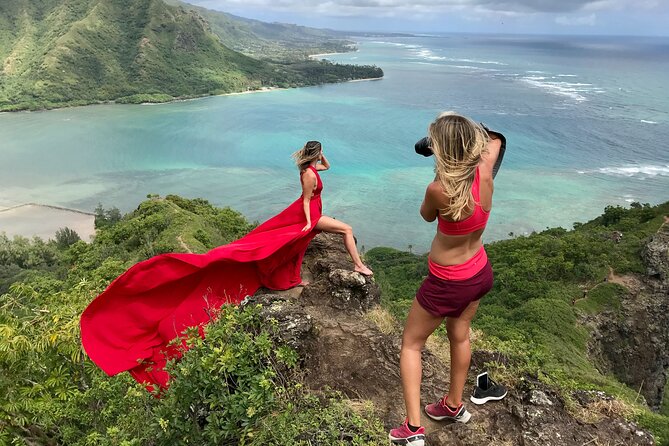 Flying Dress Photoshoot on Oahu - Wind, Movement, and How to Pose Without Feeling Awkward