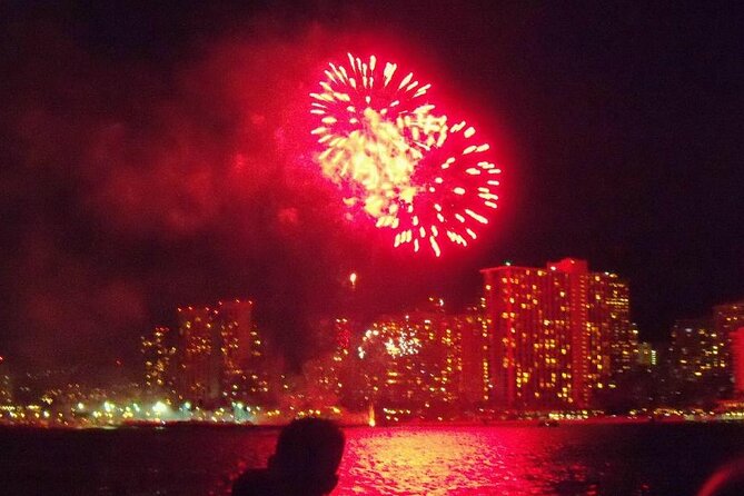 Friday Fireworks Dinner Sail from the Hilton Hawaiian Village - Friday Fireworks From the Hilton Pier, With Diamond Head in View