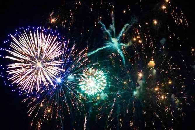 Friday Night Catamaran Fireworks Sail with Open Bar - Key things that make this sail a standout