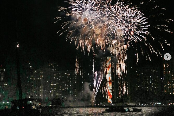 Friday Night Catamaran Fireworks Sail with Open Bar - The One-Hour Sail: What the Clock Really Means