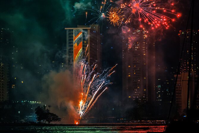 Friday Night Firework Cruise in Waikiki - Drinks: A Complimentary First Round, Then Keep It Simple