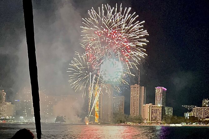 Friday Night Firework Cruise in Waikiki - Viewing the Fireworks: Great Angle, Short Show