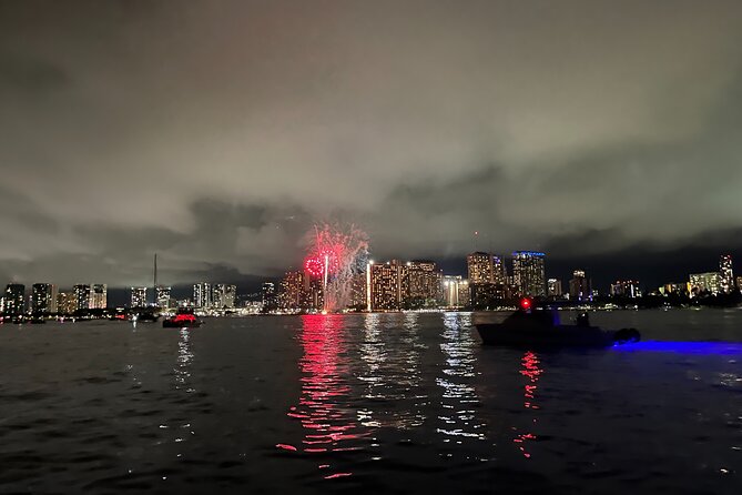 Friday Night Waikiki Fireworks Cruise - Entering Waikiki After Dark, What This Cruise Really Delivers