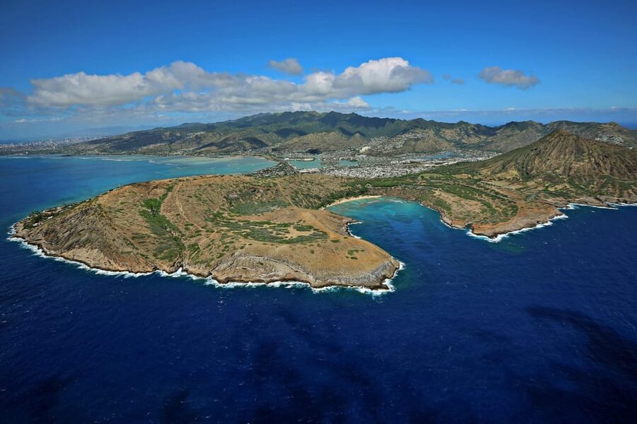 From Honolulu: Complete Oahu Island Helicopter Tour - Why this 65-minute helicopter loop feels worth the splurge