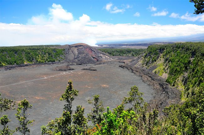 From Oahu: Big Island Volcano Adventure - Nāhuku Lava Tube: an easy walk through a tunnel of old lava