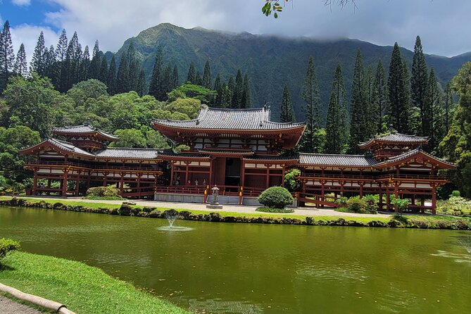 Full-Day Circle Island Guided Tour of Oahu - A family-style Circle Island loop that actually feels manageable