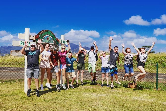 Full-Day Guided Private Tour - North Shore food trucks and the lunch decision you should make early