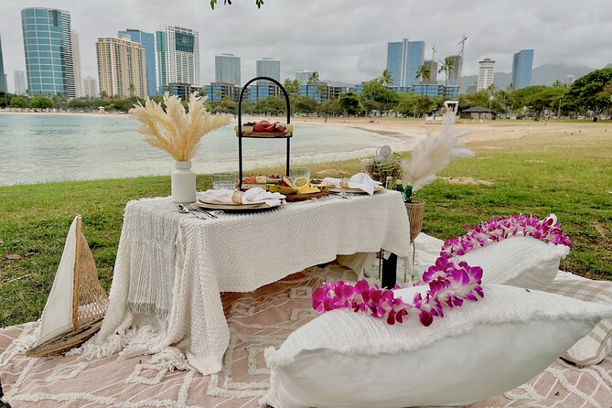 Hawaii Beach Picnic Date - Where You Start: Ala Moana Beach, Then Back Again