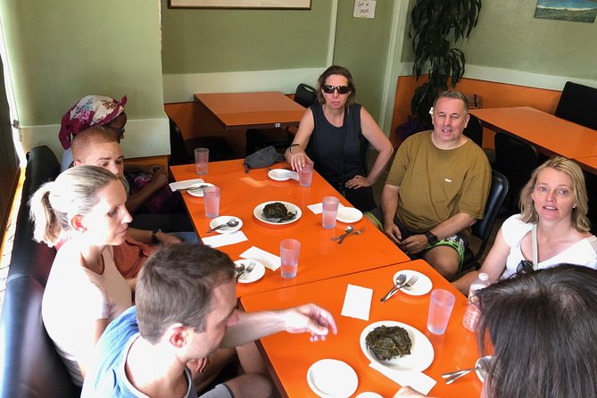 Hawaiian Food Tour by Bike in Oahu - Diamond Head area buffet and the Surf Club photo stop