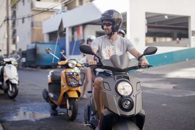 Hawaiian Style Scooter Ride around O'ahu for the Day - South Shore Day Plan: Diamond Head, Hanauma Bay, Waimanalo, and Lanikai