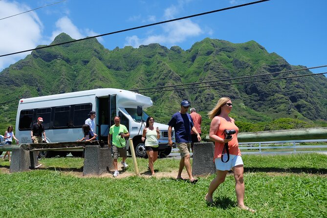 Hidden Gems of Oahu Circle Island Tour with Byodo In Temple - Byodo-In Temple: Where the Day Finally Feels Slower