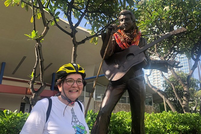 Historical Honolulu Bike Tour - Waikiki Start at Kuhio Beach Banyan Tree and the Free Hula Mound