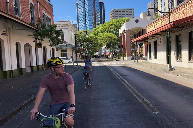 Historical Honolulu Bike Tour - King Kamehameha Statue and Iolani Palace: Royal Power Without the Museum Crowds