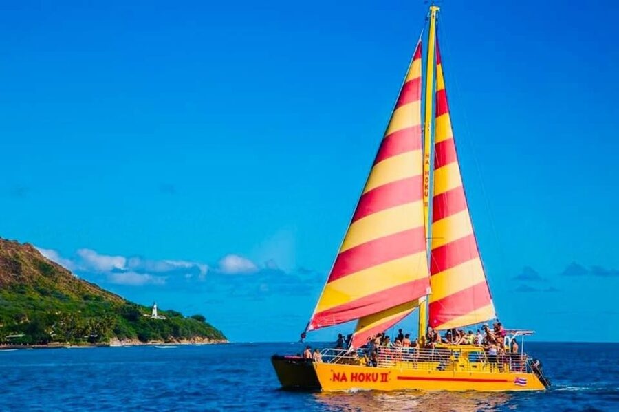 Honolulu: 1-Hour Friday Night Fireworks Cruise with Drinks - Price and value: $56 for fireworks plus drinks