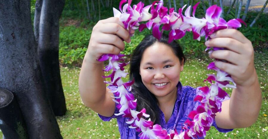 Honolulu Airport Custom Lei Greeting - Choose Your Lei - What happens during the 20 minutes on the ground