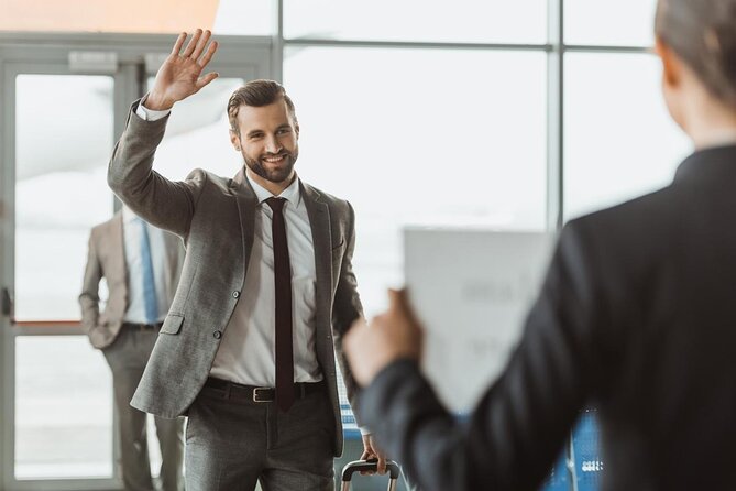 Honolulu Airport & Ko Olina Hotels Private Transfer by Minivan (up to 5 people) - Getting Picked Up at Honolulu Intl Airport, Rodgers Blvd (300 Rodgers Blvd)
