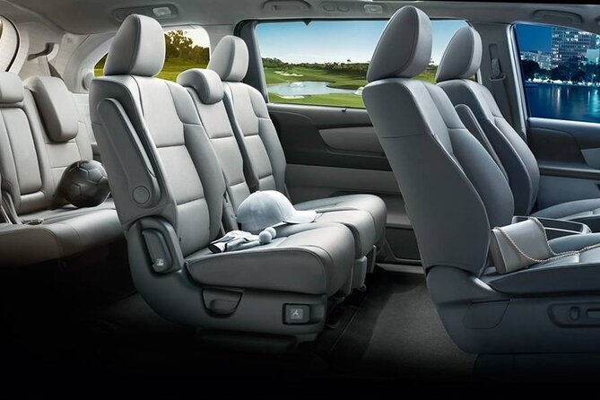 Honolulu Airport & Waikiki Hotels Private Transfer by Minivan (up to 5 people) - Price and value for groups of up to five