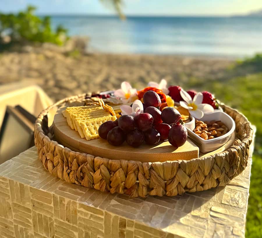 Honolulu: Beachside Luxury Picnic & Paint - The beach setting: quiet, local, and easy to enjoy