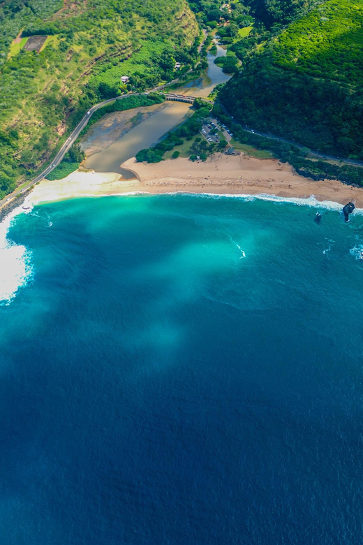 Honolulu: Blue Skies of Oahu Helicopter Tour - Hanauma Bay, Waimanalo Beach, and Chinaman’s Hat on a single pass